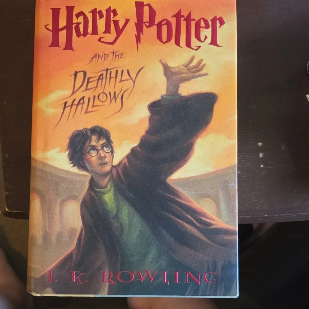 Harry Potter and the Deathly Hallows J.K.‎ Rowling Hardcover First Edition 2007